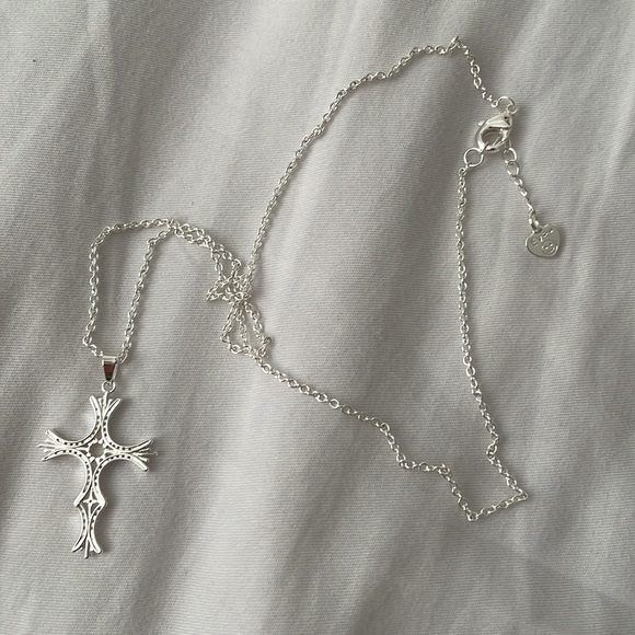 EvryJewels Cross Necklace - Picture 2 of 2